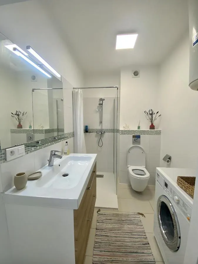 Nice Comfortable Sea View Apartment